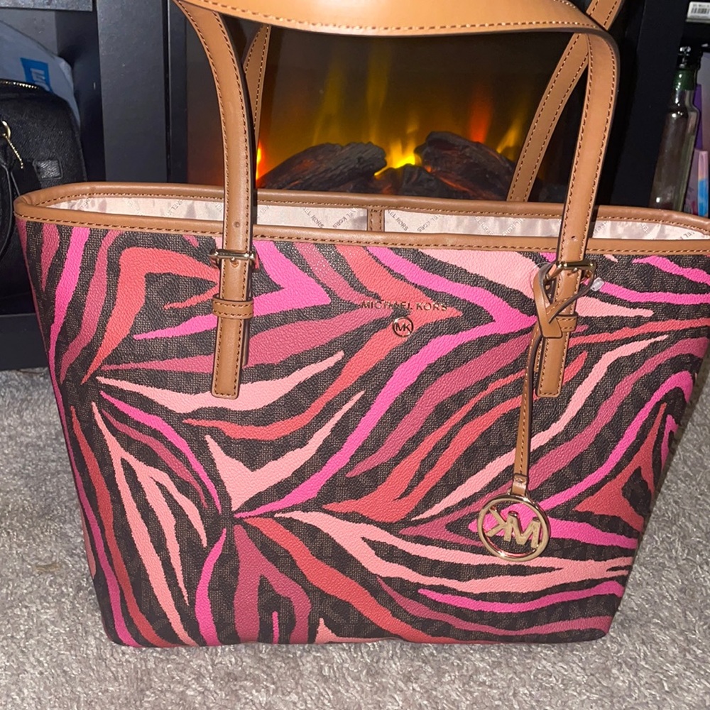 Michael kors jet set charm tote